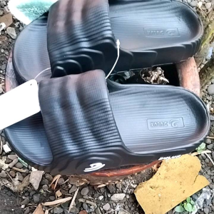SANDAL SLIP ON PRIA ANAK & DEWASA WARNA HITAM //SANDAL SLOP SLIP ON ANTI SLIP HITAM DULUX