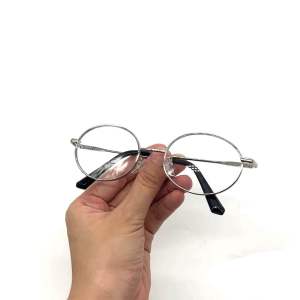 [G30] แว่นบลูบล็อค ทรงรี กรอบสีเงิน เข้ากับทุกรูปหน้า