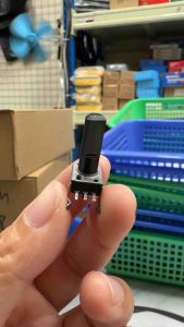 Potensio Balance 3 pin B50k Mono Kaki 3 Lurus Segi Hitam 502