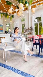 เดรสแขนยาวสีทูโทนแต่งลูกไม้