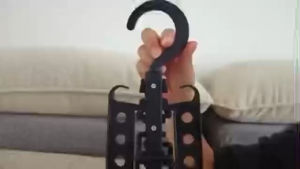 多功能魔术衣架 (1套3个)  Multifunctional Magic Hanger衣服太多衣柜太小，用这个# 魔术衣架 ，横竖两用👍🏻衣柜可以多挂4倍的衣服😱#衣柜神器#衣橱整理好物#