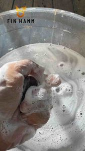 สบู่สมุนไพรทำความสะอาด สบู่ฟินฮัม Fin Hamm สบู่สมุนไพรไทย+เบอร์รีนานชนิด ผสมผสานสารสกัดจากน้ำมันจิ้งเหลนเข้มข้น ช่วยให้การทำความสะอาดได้อย่างมีประสิทธิภาพ ฟองเยอะ หนานุ่ม ยิ่งใช้ยิ่งฟิน แล้วพิสูจน์ผลลัพธ์ด้วยตัวเอง ขนาด 30 กรัม