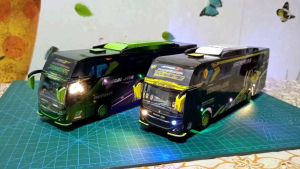 miniatur bus tunggal jaya Mooneyes dan space X variasi lampu kelap kelip 3 mode sudah termasuk baterai