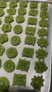 อาลัวใบเตยหอม สูตรชาววังหวานน้อย กล่องลายไทยสวยงาม อัพเดทล่าสุด