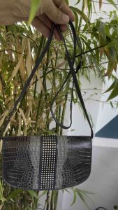 Túi 2hand mini đeo vai đeo chéo da cá sấu.u thật của Nhật -T770