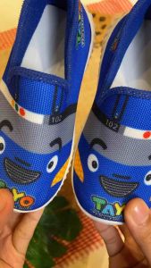 Sepatu Anak Taio Merah Bus Kecil Ramah