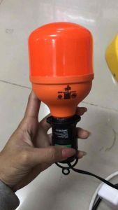 ชุดหลอดไฟไล่ยุง 38Wวัตต์มาพร้อมแถมขั่วหลอดไฟพร้อมสายยาวประมาณ 5 เมตร  (แสงสีแดง ) ไล่ได้ผล 100% ประหยัดพลังงาน 80% ขั้ว E27 (แถมขั้วหลอดพร้อมสายไฟ)