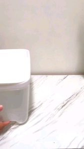 Tempat Beras Plastik Rice Box 5KG Free Gelas Takar