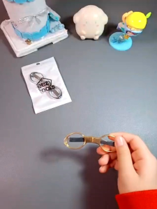 Eezy tools Gunting Lipat Saku Kecil Serba Guna Bentuk Kacamata Folding Small Scissors untuk Umroh Traveling Stainless Steel - Gold & Silver