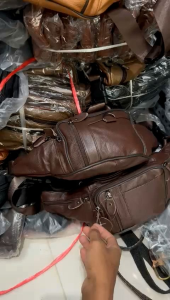 Tas Selempang Pria Kulit Garut: Desain & Kualitas
