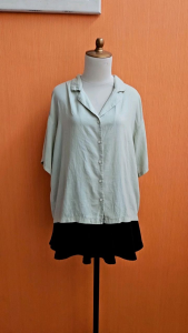 atasan kemeja wanita hijau muda sage GU UNIQLO cewek M L XL lengan pendek oversized