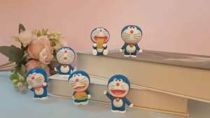 Mô hình Doraemon Doremon - Set 6 tư thế nhân vật Doraemon Doremon cầm bánh rán dorayaki mắt trái tim - Sơn đẹp - 6cm