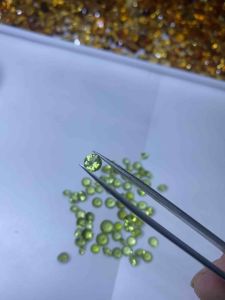 4560-MỘT VIÊN PERIDOT THIÊN NHIÊN KHÔNG XỬ LÝ GIÁC TRÒN