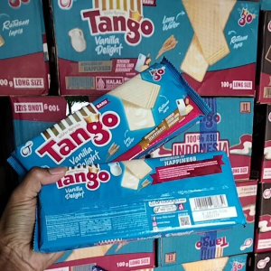 Tango wafer 110g rasa vanila dan coklat 1 dus isi 24 pcs