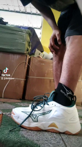 Sepatu Volley Mizuno Wave Momentum 2 Mid / Sepatu Olahraga Pria Wanita / Sepatu Sneakers Pria / Sepatu Voli Cit Cit / Mizuno Momentum 3 Low