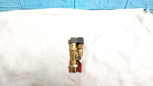 béc xịt rửa xe và vệ sinh máy lạnh xoay 360 chuyên nghiệp.