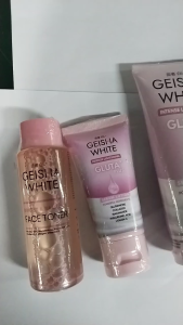 Geisha White Intense Whitening Gluta Plus Serum Lotion with Glutathione Collagen Hyaluronic Acid Vitamin C.
