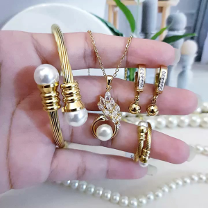 Set Perhiasan Titanium Gold Wanita Dewasa Anti Karat XDS1610A