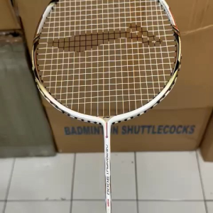 Raket Badminton Lining Aeronaut 9000 HDF: Pilihan Terbaik untuk Olahraga