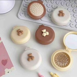 Gương gấu cầm tay kèm lược gấp gọn bỏ túi - PK04