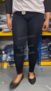 Model Leggings super comfortable and stretchy Leggings