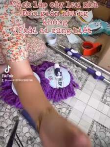 Cây lau nhà 360 độ thân inox tặng kèm bông lau