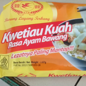 Kwetiau Kuah Burung Layang Terbang Rasa Ayam Bawang 67gr/Burung Layang Kuah Kwetiau Kuah Rasa Bawang 67gr