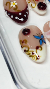 Nailsbox thủ công Y4 bọ + hoa