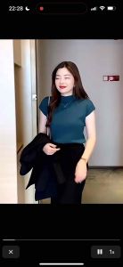 Autumn Thick Makapal Half-high Collar Waistcoat Knitted Vest Women T-shirt (Small -Large)