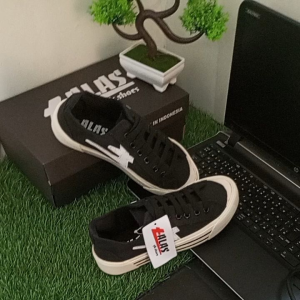 sepatu cantik talas yk shoes cewe/cowok