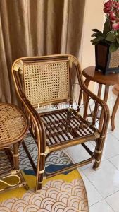 เก้าอี้หวายสีโอ๊คมีที่วางแขน หวายแท้ทั้งตัว โต๊ะหวายสาน