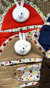 Gendongan Samping Polkadot Topi Boneka Kelinci Besar