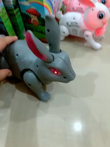 Mainan Kelinci Rabbit berjalan dan ada musik