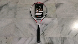 Raket Tenis Babolat Feather: Pilihan Terbaik Untuk Pemain Profesional