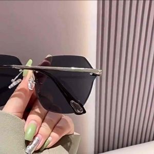 Cermin Mata Hitam/2025新款墨镜韩版脸显瘦网红同款太阳镜 2025 new sunglasses for Korean version Face Slim sunglasses 2025 Tiktok same glasses UV