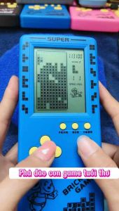 Máy chơi game cầm tay. Đồ chơi điện tử xếp gạch huyền thoại tuổi thơ