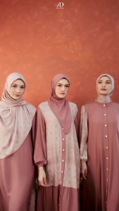 Tazanna Dress by Artie Daily: Pakaian Wanita Elegan dengan Desain Fashion Modern\\n\\n Apa itu Tazanna Dress?\\nTazanna Dress adalah pakaian wanita elegan yang dirancang oleh Artie Daily, seorang desainer berbakat. Dress ini menonjolkan bahan kualitas tinggi dan desain fashion modern yang akan membuat penampilan Anda semakin memukau.\\n\\n Bahan Kualitas Tinggi\\nBahan yang digunakan untuk membuat Tazanna Dress sangat berkualitas dan nyaman dipakai. Bahan tersebut memiliki sifat yang lembut dan elastis, sehingga Anda dapat bergerak dengan bebas tanpa merasa terbatas.\\n\\n Desain Fashion Modern\\nDesain dari Tazanna Dress mengikuti tren fashion terkini dan cocok untuk berbagai acara, mulai dari acara formal hingga santai. Desainnya yang elegan akan membuat Anda tampil menarik dan percaya diri.\\n\\n Cara Memilih Tazanna Dress yang Tepat\\nMemilih Tazanna Dress yang tepat adalah hal penting agar penampilan Anda semakin sempurna. Berikut beberapa tips untuk memilih Tazanna Dress yang tepat:\\n\\n Sesuaikan dengan Bentuk Tubuh\\nPilihlah Tazanna Dress yang sesuai dengan bentuk tubuh Anda. Desain dress yang pas akan membuat penampilan Anda semakin menarik dan percaya diri.\\n\\n Pilih Warna yang Cocok\\nWarna juga merupakan faktor penting dalam memilih Tazanna Dress. Pilihlah warna yang sesuai dengan warna kulit Anda dan acara yang akan Anda hadiri.\\n\\n Manfaat Menggunakan Tazanna Dress\\nMenggunakan Tazanna Dress memiliki banyak manfaat, di antaranya:\\n\\n Menambah Kepercayaan Diri\\nDengan penampilan yang menarik dan elegan, Anda akan merasa lebih percaya diri saat mengenakan Tazanna Dress.\\n\\n Membuat Penampilan Lebih Elegan\\nDengan desain fashion modern dan bahan berkualitas tinggi, Tazanna Dress akan membuat penampilan Anda semakin elegan dan menarik.\\n\\n Perawatan Tazanna Dress\\nUntuk menjaga kualitas dan keawetan Tazanna Dress, berikut beberapa tips perawatan:\\n\\n Cara Membersihkan dengan Benar\\nCuci Tazanna Dress dengan air hangat dan deterjen khusus pakaian, lalu gantungkan untuk mengeringkan. Hindari mencuci dengan mesin cuci atau pengering pakaian.\\n\\n Cara Menyimpan agar Tetap Awet\\nSimpanlah Tazanna Dress di tempat yang kering dan aman, jauhkan dari sinar matahari langsung dan benda-benda tajam. Jika perlu, lipatlah dress dengan hati-hati dan simpan dalam kotak khusus pakaian.\\n\\nKini Anda telah mengetahui informasi lengkap tentang Tazanna Dress by Artie Daily. Jangan ragu untuk mencoba dress ini dan rasakan manfaatnya dalam penampilan Anda!\n}