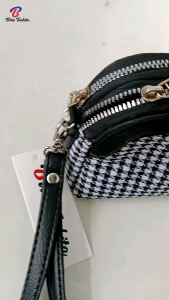 Niesha Slingbag Biru Tsabita: Tas Wanita Ergonomis & Stylish