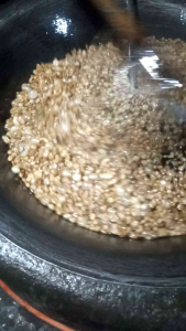 kerupuk kulit mentah /kerupuk sapi mentah 3kg /kerupuk mentah/ kerupuk /bahan kerupuk /lapuan /rambak/food /makan ringan /snek/cemilan