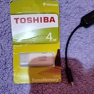 paket flashdisk toshiba 4gb + otg kabel usb toshiba 128gb