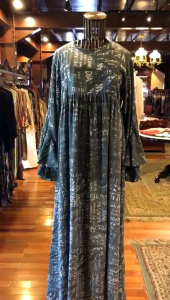 Aulia Dress by Dian Pelangi LIMITED EDITION Busana Muslim Baju Maxi Gamis Abaya Kaftan Gaun Outfit Pesta Pernikahan Kondangan Casual Formal Wanita Hijaber Cantik Anggun Modis Modern Elegan Mewah Model Korea Terbaru Motif Batik Abstrak Kekinian