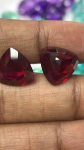 ทับทิมสังเคราะห์ทรงทริลเลี่ยน ขนาด 12มม. คู่ละ 13.5กะรัต