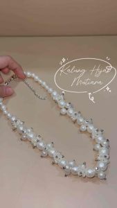 Ameena Flowery Pearl Necklace Kalung Pesta Wanita Hijab Friendly Kalung Mutiara