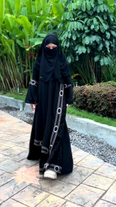 Abaya Renda Saudi Kode 012 & Gamis Hitam Premium Temboro by Alnoor Niqob
