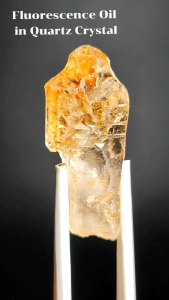 Fluorescence Oil in Quartz Crystal🔹ควอตซ์ มีน้ำมัน เรืองแสงUVด้านใน
