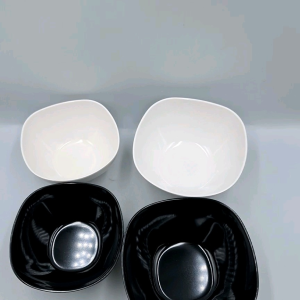 `1ใบ ชามสีเหลี่ยม 2สี ขาวครีม ดำ เครื่องดื่มแบ่ง 2ชั้น 200 วิตามิน ถ้วยแบ่ง ถ้วยขนมหวาน เมลา 100% สามารถใช้งานได้ดังนี้: ดิจิทัล 4.5-5 นิ้ว`