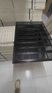 พื้นพลาสติก วางในกรงสัตว์เลี้ยง กันเท้าเจ็บ วางของ รองต้นไม้ ชั้นวางของ Size SS