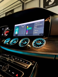 Full Combo 3 món nội thất LED Mercedes E-Class W213 – Loa xoay + 8 cửa gió Tuabin + 4 ốp loa LED