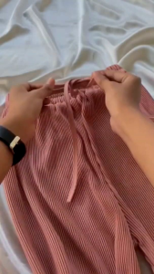 CELANA KULOT LIDI PLISKET PENDEK 7/8 TALI / KULOT LIDI PENDEK 7/8 MINIMALIS / CELANA KULOT LIDI PENDEK KEKINIAN / KULOT LIDI PENDEK PLISKET PREMIUM / KULOT LIDI PENDEK 7/8 VARIASI TALI / CELANA KULOT LIDI PENDEK 7/8 BUAT SANTAI / KULOT LIDI PENDEK HARIAN!