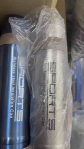 High quality 304 stainless steel thermos water bottle with capacity of 750ml convenient to carry sports water bottle